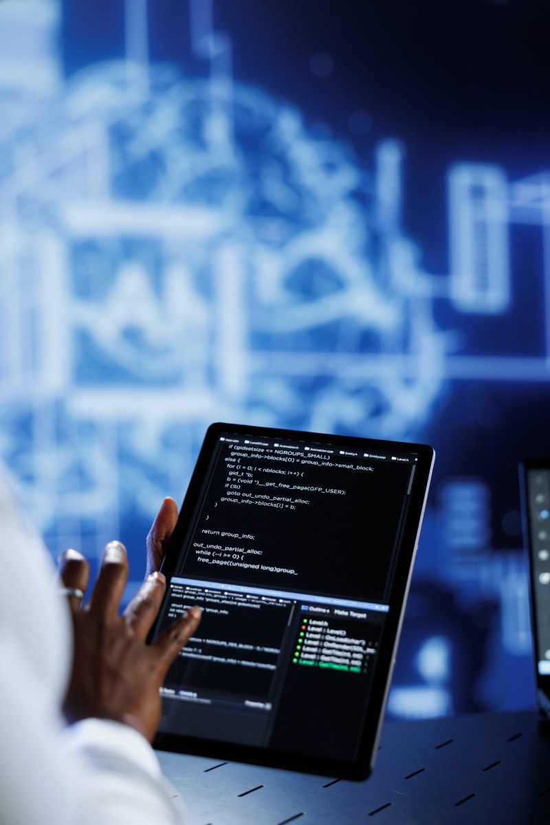 it-expert-updating-ai